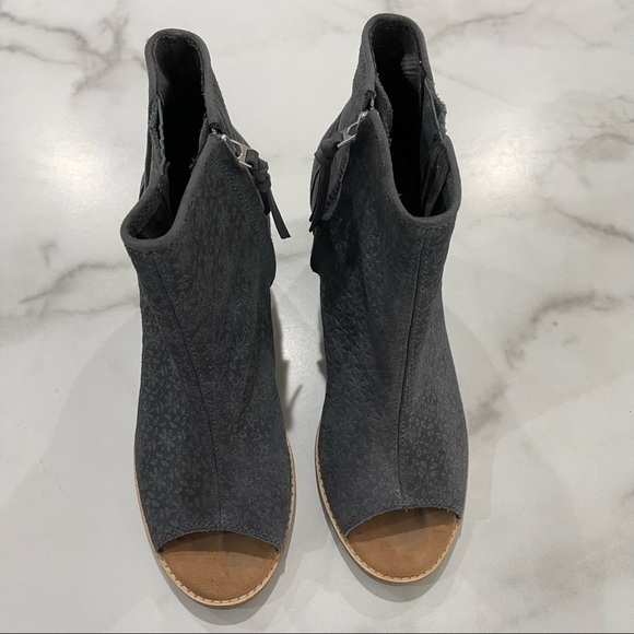 Toms Majorca Peep Toe Bootie Dark Grey Suede Embossed Size 11 - Picture 2 of 8
